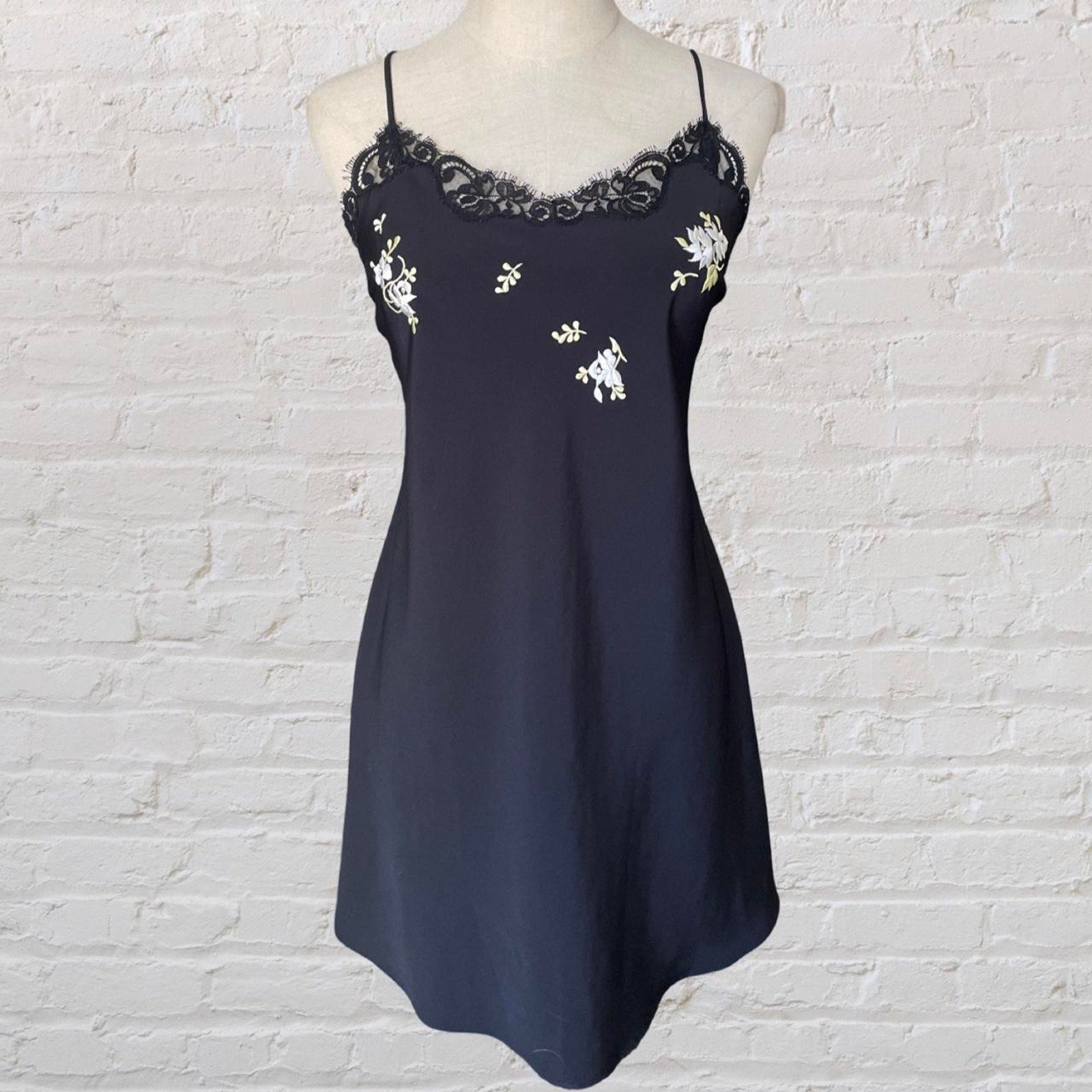 Vintage 90s Floral Embroidered Slip Dress – Halsey Vintage